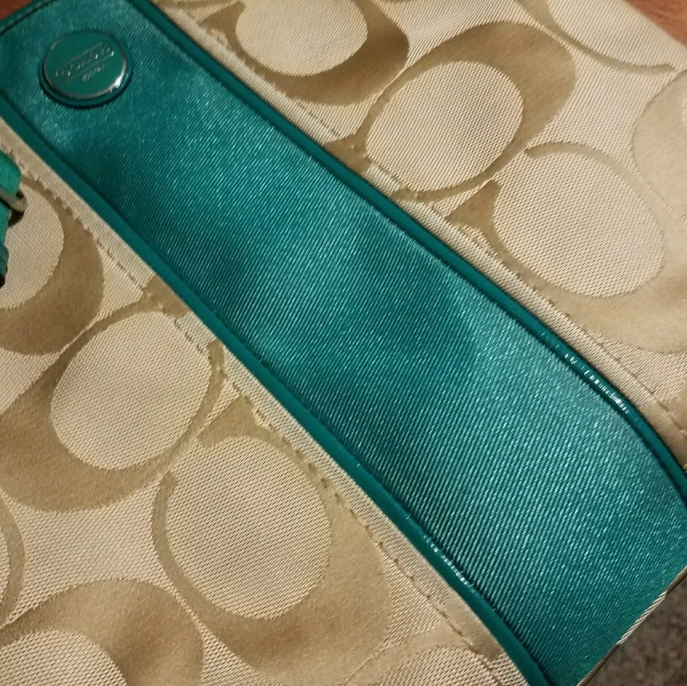 Coach purses - Picture 2 of 3